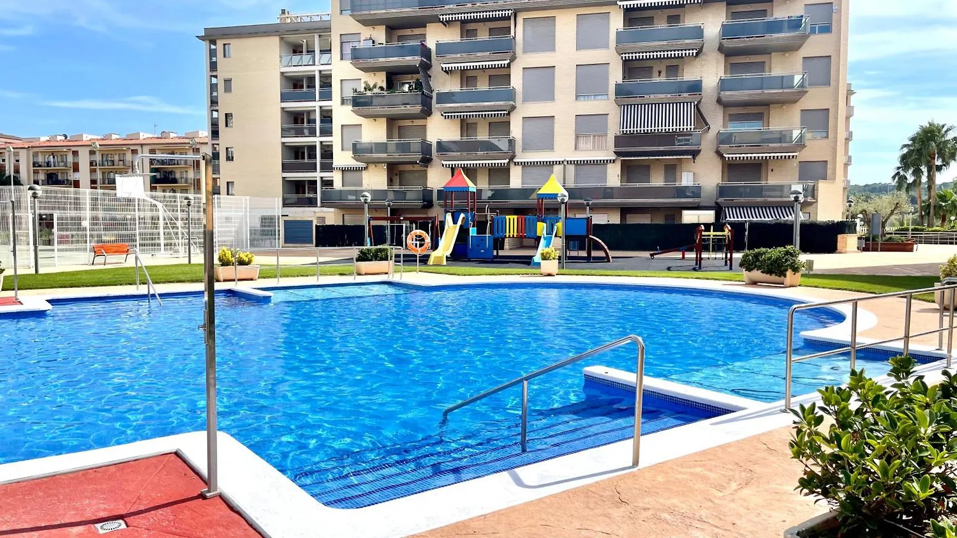 Apartamento En La Pineda Y Parking
