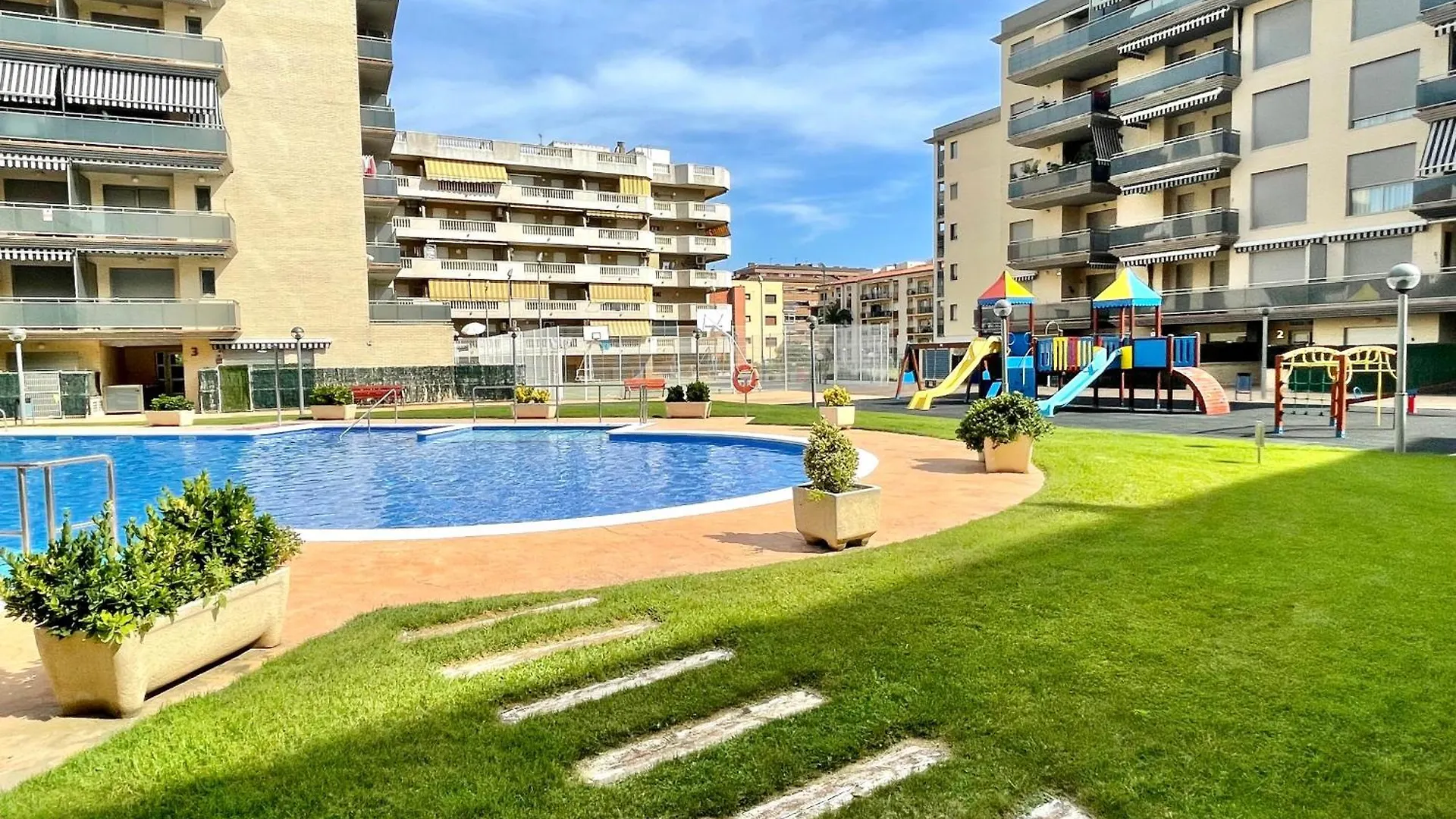 Apartment Apartamento En La Pineda Y Parking